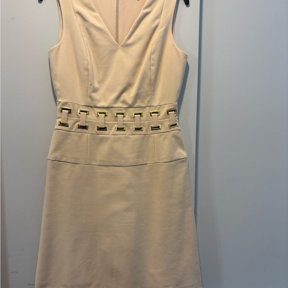 ANTONIO MELANI Cream Sleeveless V-Neck Midi Dress with Gold Accent Waist